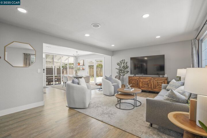 Property Photo:  69 Fordham Ct  CA 94523 