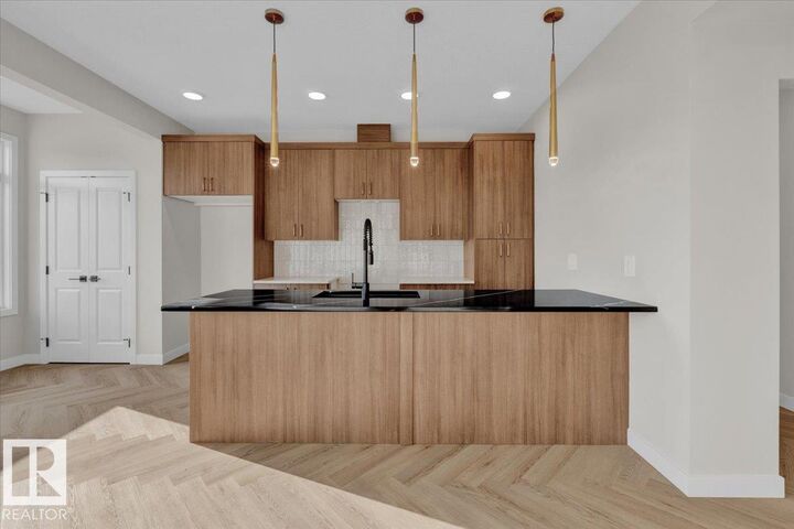 2127 Crossbill Lane NW  Edmonton AB T5S 0W3 photo