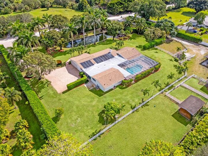 Property Photo:  7447 NW 82nd Ter  FL 33067 