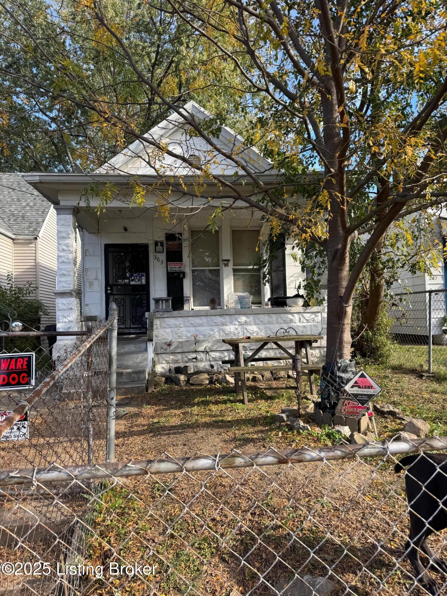 Property Photo: 363 N 27th St KY 40212