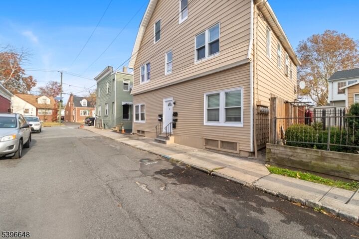 Property Photo:  6 Oswald Pl 3A  NJ 07088 