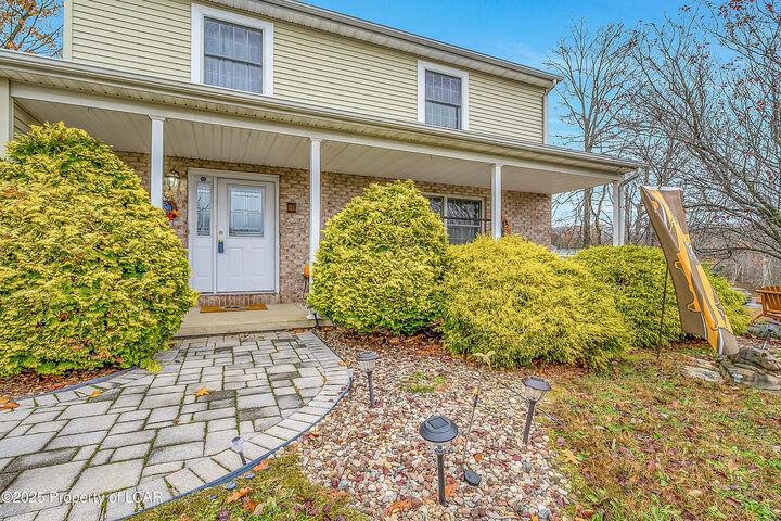 Property Photo:  1 Rockledge Drive  PA 18707 