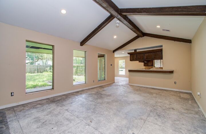 Property Photo: 1002 Warwick Street TX 77434