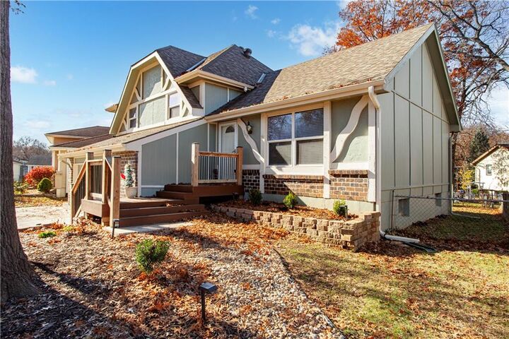 Property Photo:  1631 S Kenwood Street  KS 66062 