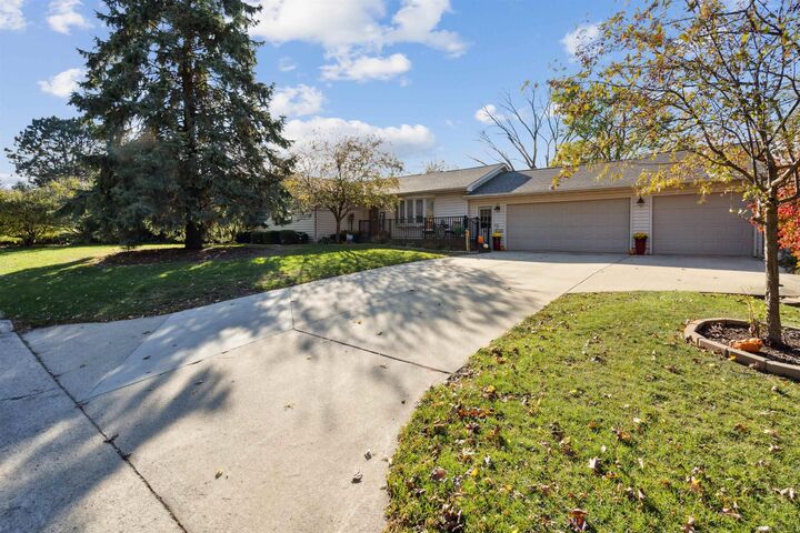 Property Photo: 16 Hillside Drive West IA 50662