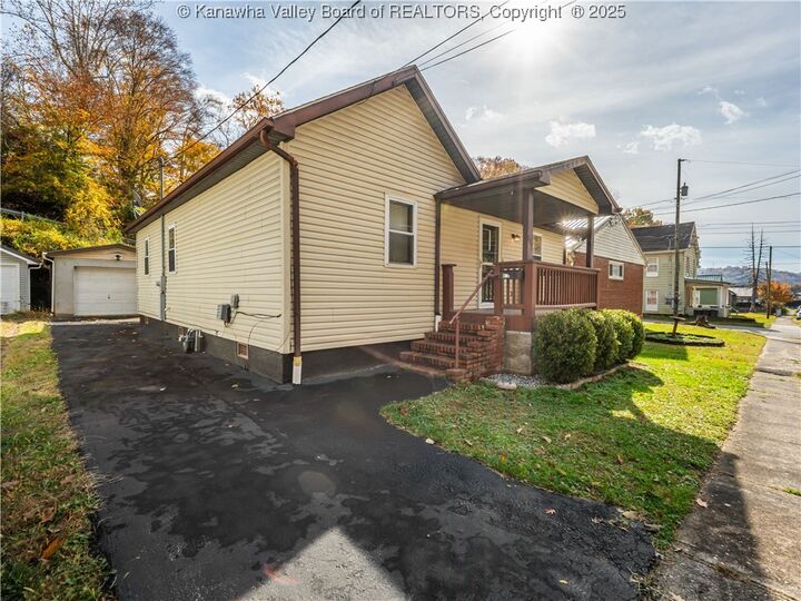 Property Photo:  842 Greendale Drive  WV 25302 