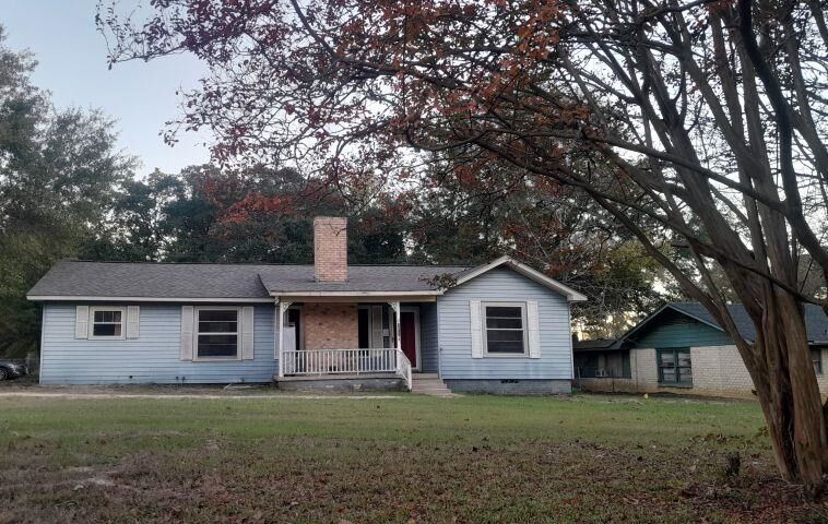 Property Photo: 1602 E Main TX 75652