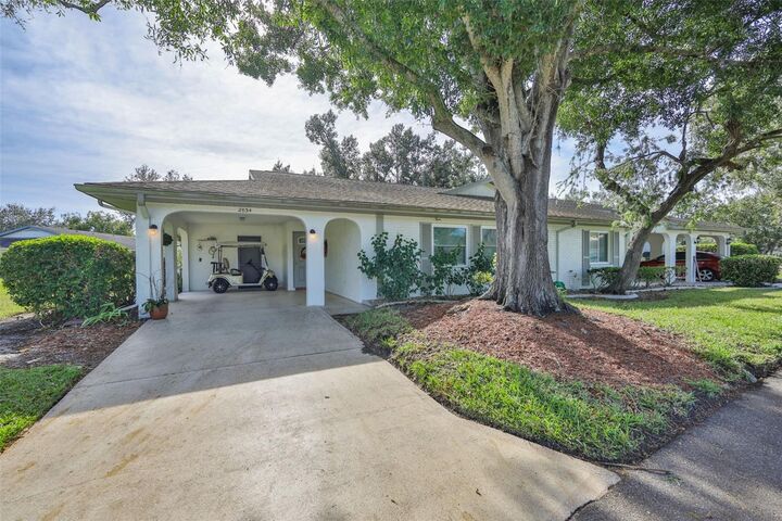 Property Photo:  2034 Hawkhurst Circle 178  FL 33573 