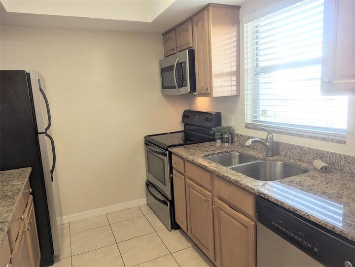 Property Photo:  906 La Costa Circle 5  FL 34237 