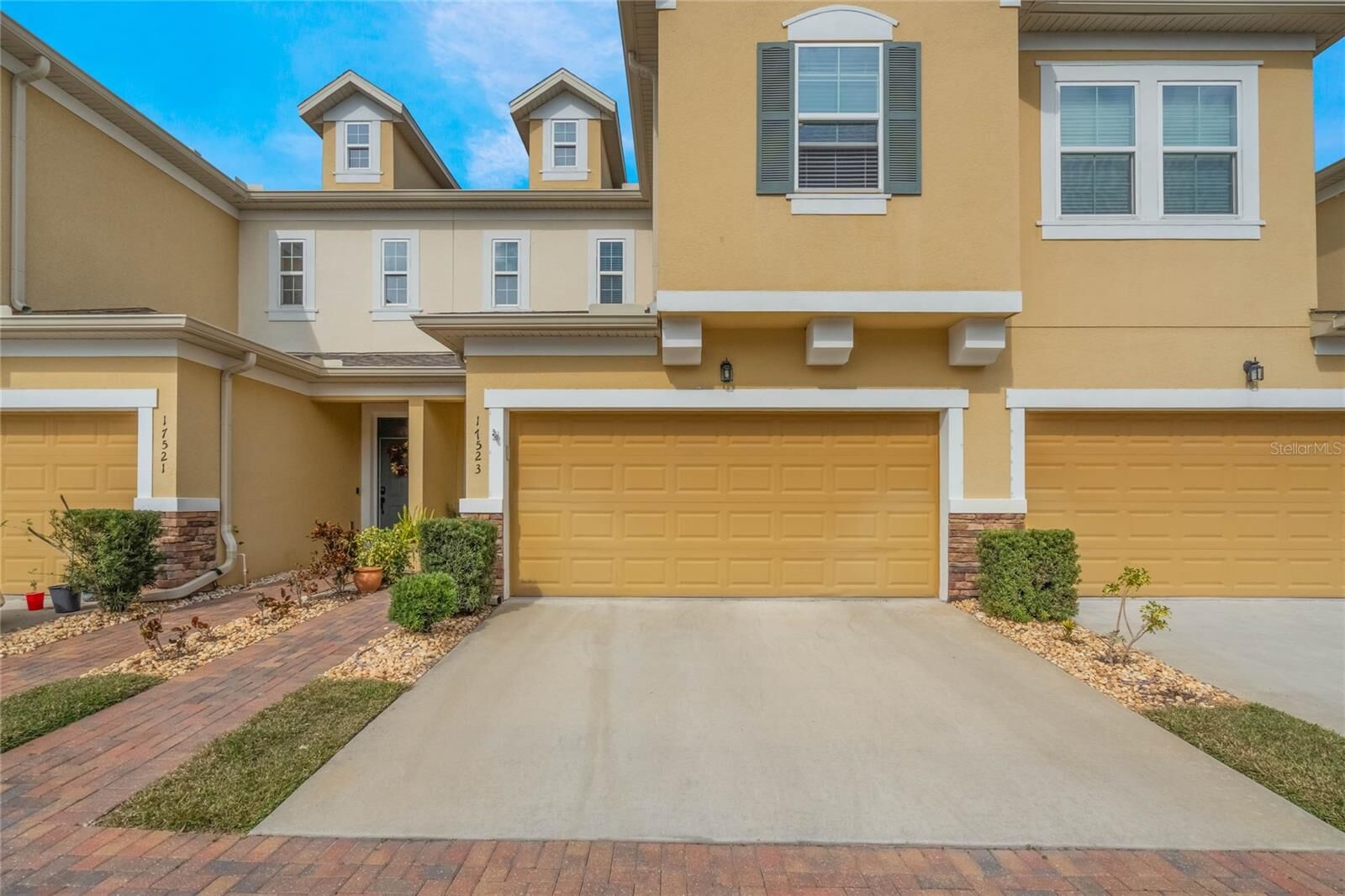 Property Photo: 17523 Promenade Drive FL 34711