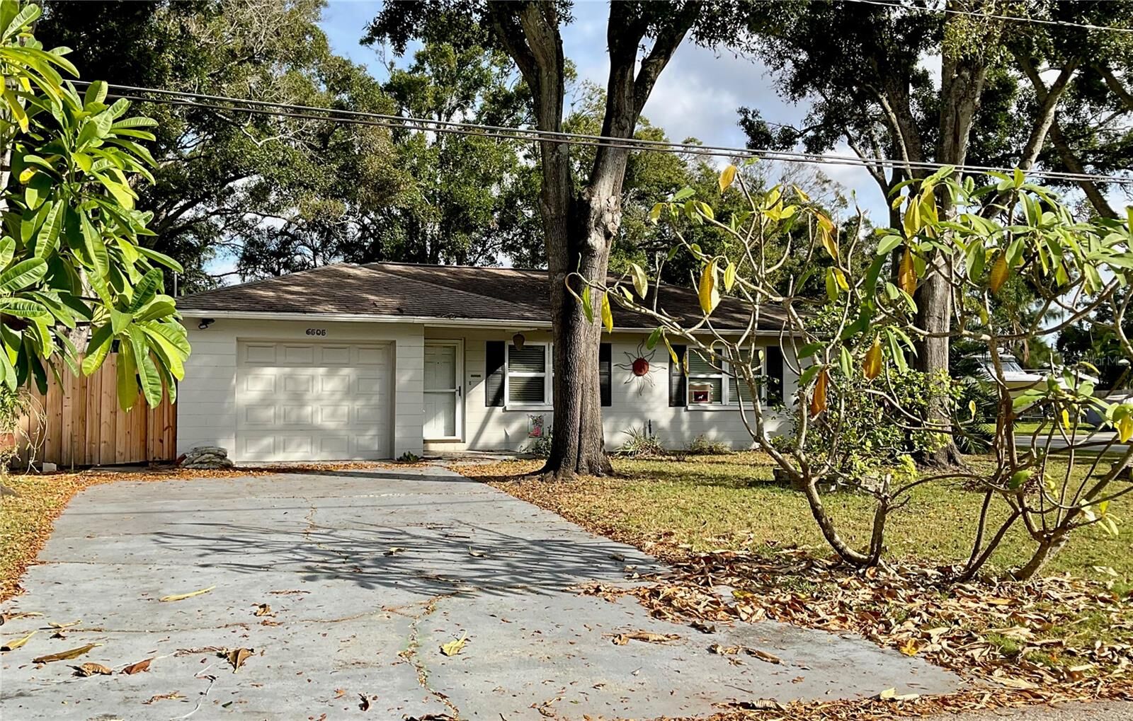 Property Photo: 6505 67th Avenue N FL 33781