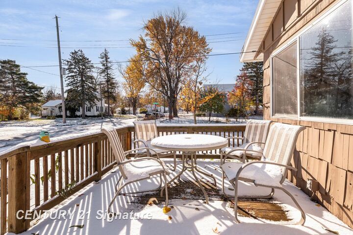 Property Photo: 301 McEwan Street MI 48708