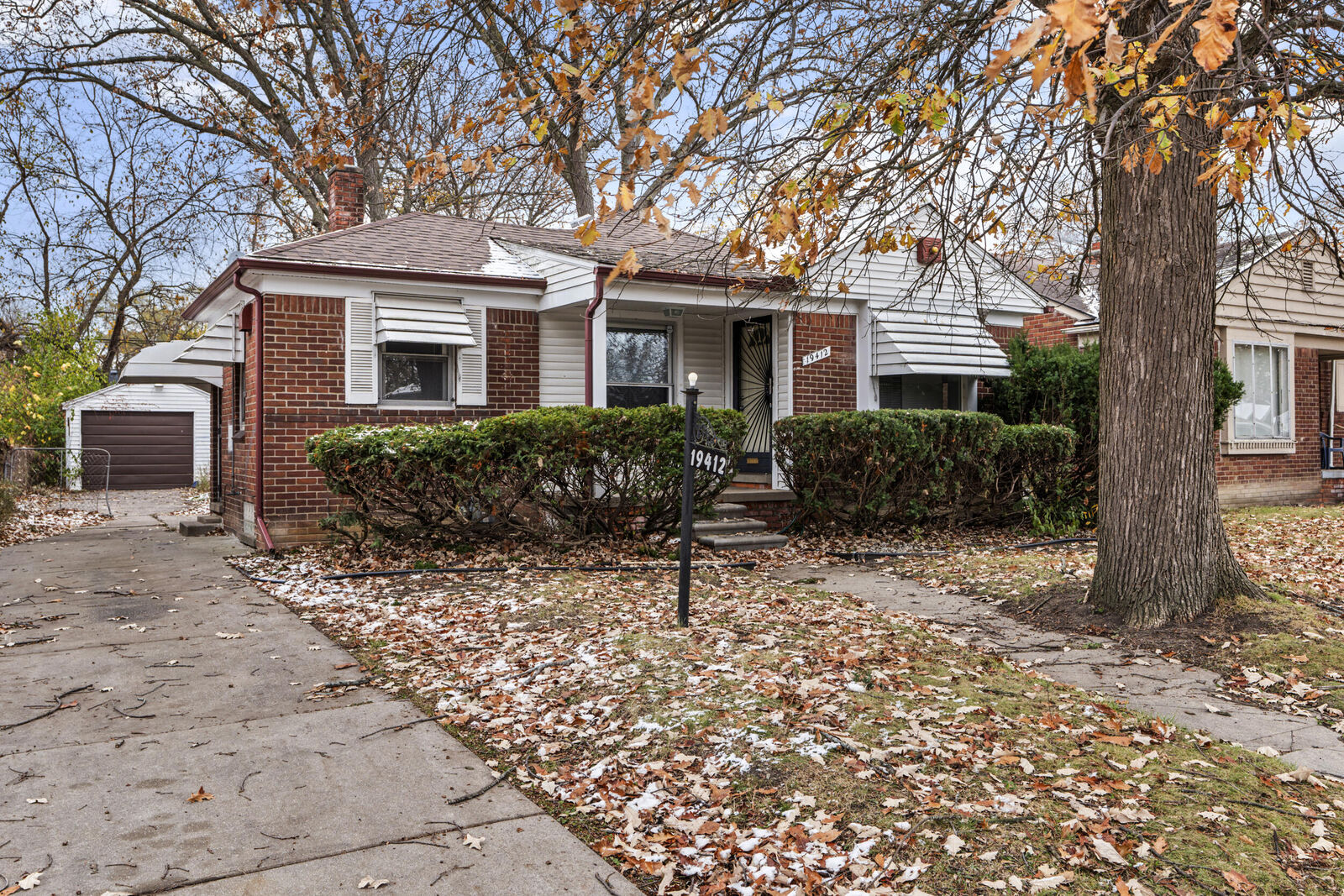 Property Photo: 19412 Sussex Street MI 48235