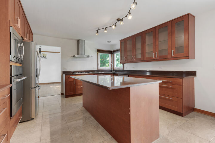 Property Photo: 775 Harmon Boulevard IL 60169
