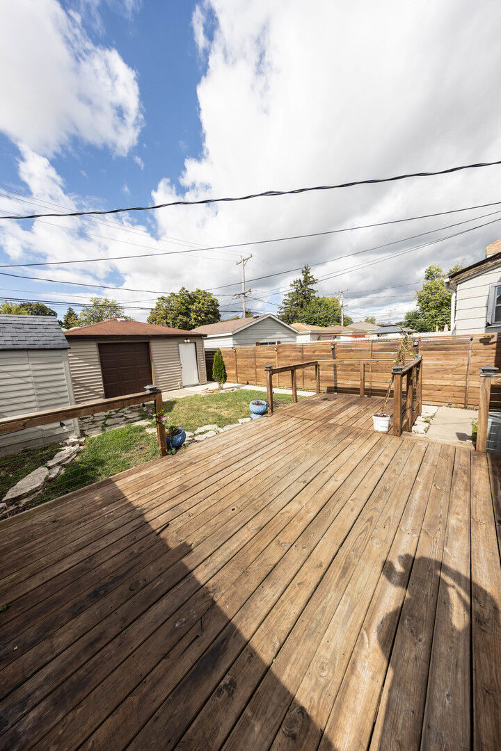 Property Photo: 2718 East Avenue IL 60402