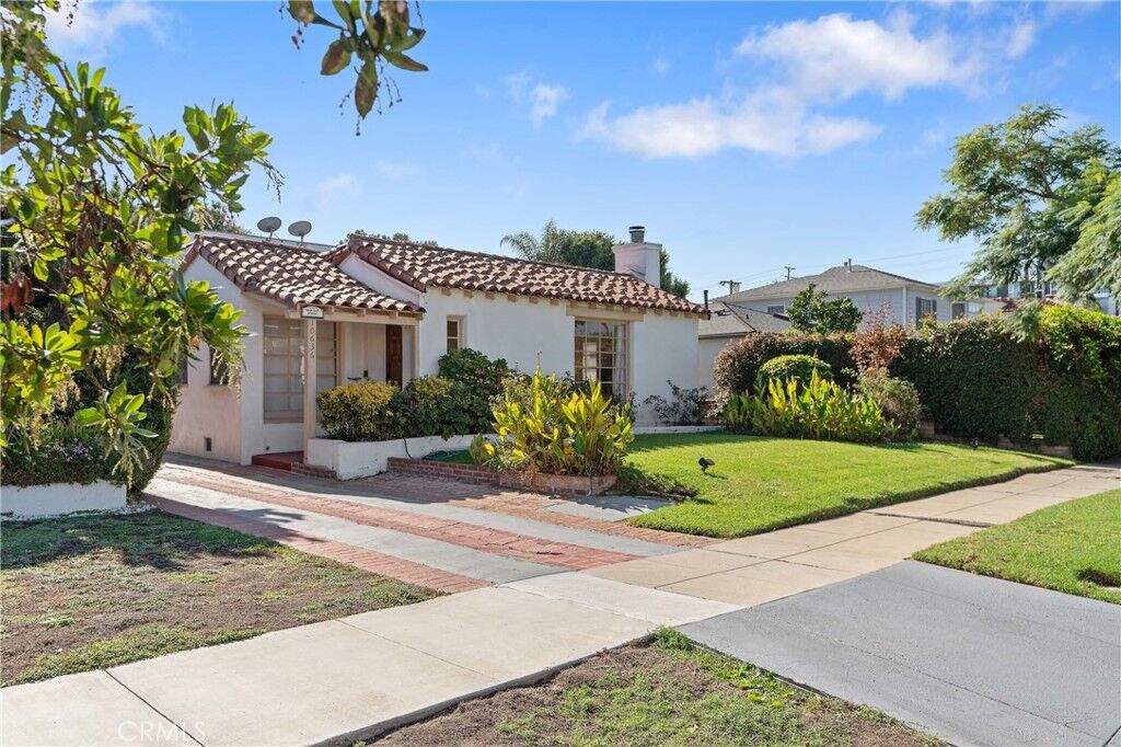 Property Photo: 10636 Ayres Avenue CA 90064