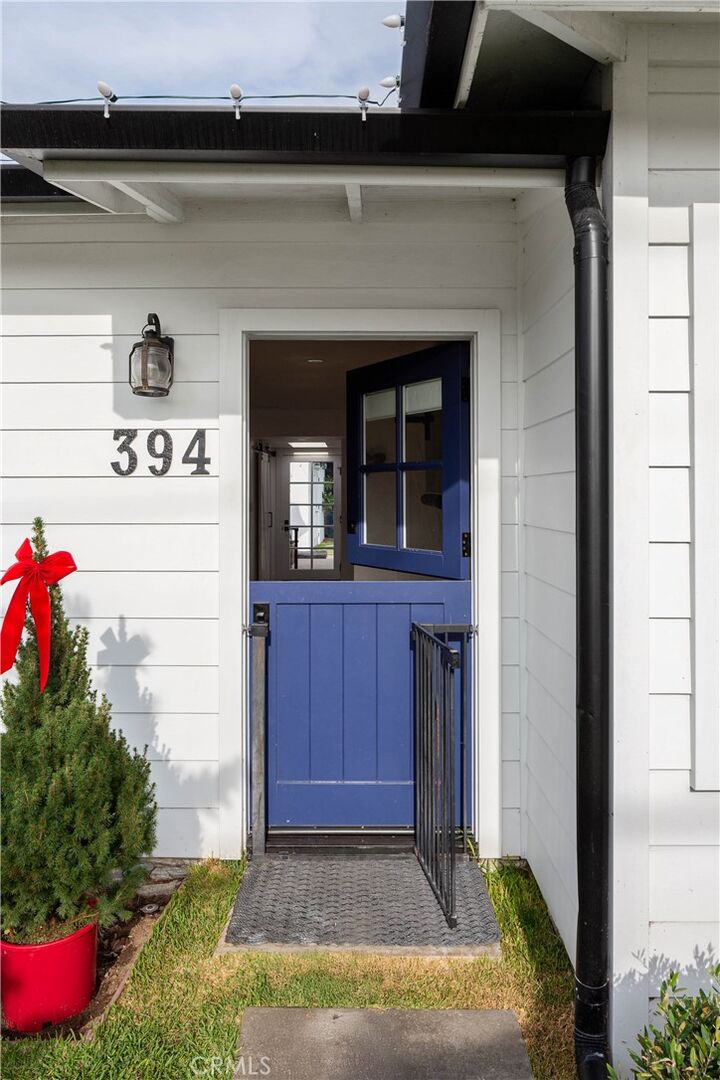 Property Photo:  394 E 20th  CA 92627 