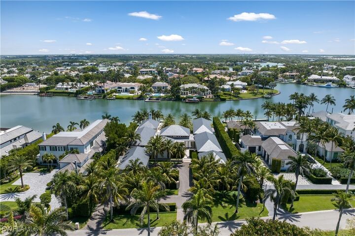 Property Photo: 3655 Fort Charles Drive FL 34102