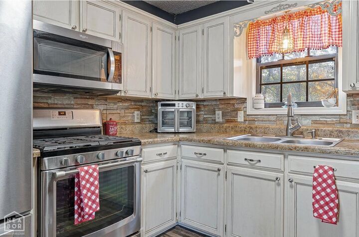 Property Photo:  1611 Birdell Street  AR 72455 