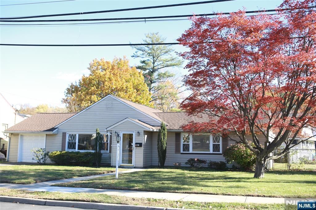 Property Photo:  2 Harvey Avenue A  NJ 07662 