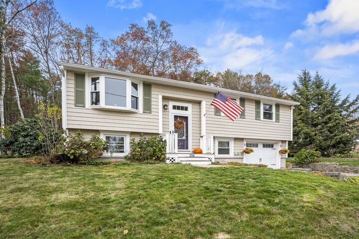 Property Photo:  174 Oak Hill Avenue  NH 03104 