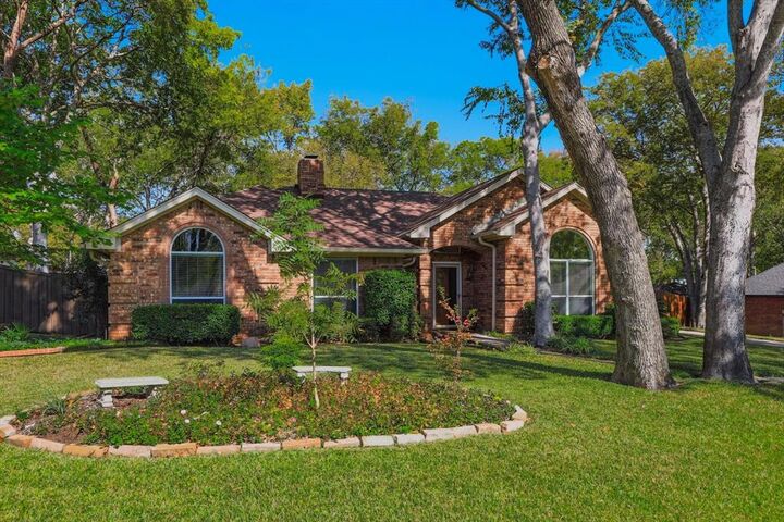 1306 Dahlia Drive  Grand Prairie TX 75052 photo