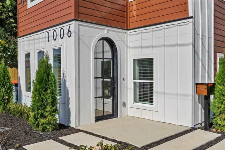 Property Photo: 1006 Center Avenue AR 72764