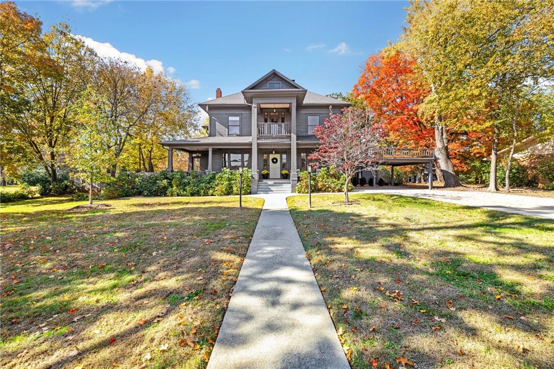 Property Photo:  1101 N Woolsey Avenue  AR 72703 