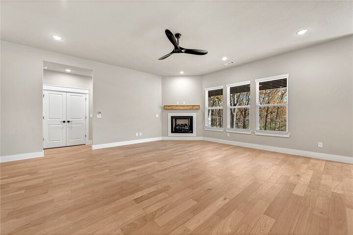 Property Photo:  2 Bayloch Lane  AR 72715 