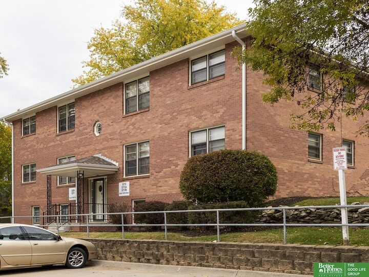 Property Photo:  3215 S 108th Street  NE 68144 