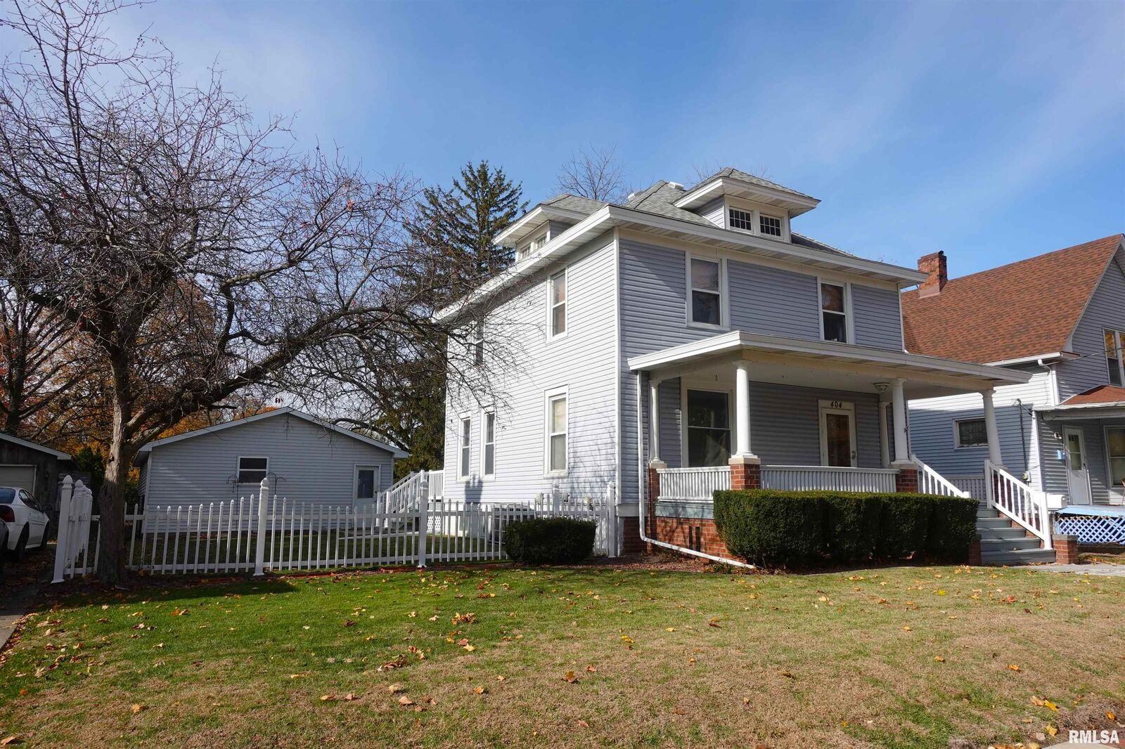 Property Photo:  404 Jefferson Street  IL 61401 