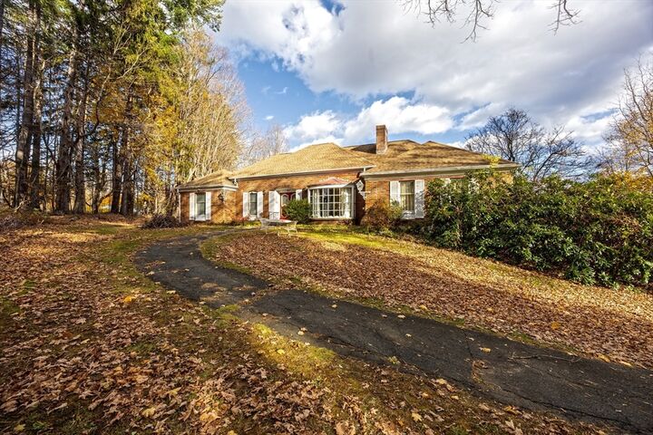 41 Woodbridge St  South Hadley MA 01075 photo