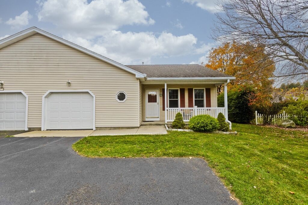 Property Photo:  86 Beveridge Blvd 86  MA 01085 