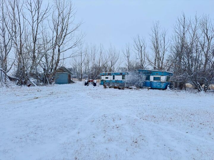 Property Photo:  261056 Twp Rd 290  AB T0M 0A0 