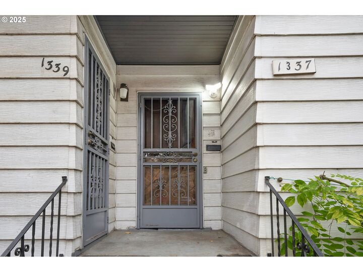Property Photo: 1337 SE 32nd Pl OR 97214
