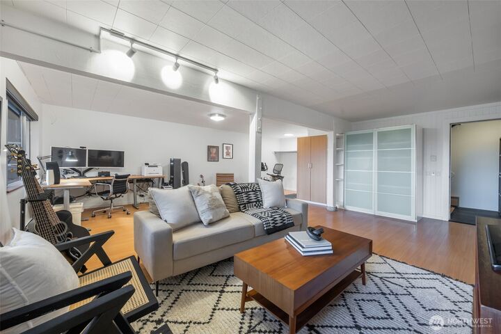 Property Photo:  6620  57th Avenue NE  WA 98115 