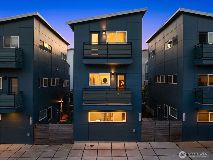 12038  33rd Avenue NE  Seattle WA 98125 photo