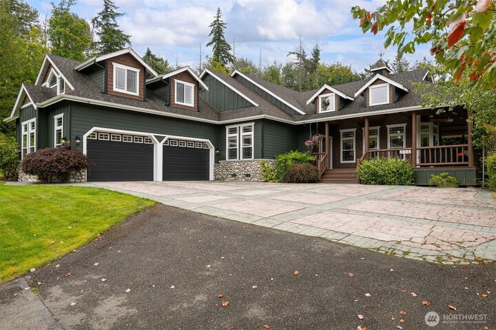 Property Photo:  4224  Dumas Avenue  WA 98229 