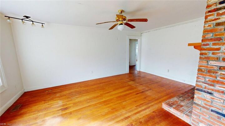 Property Photo:  19 Magnolia Pl  VA 23669 