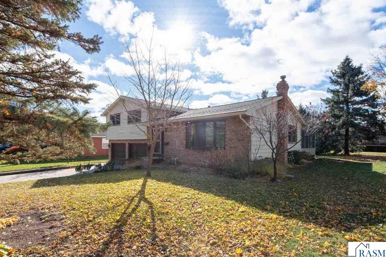 Property Photo: 309 Viking Drive MN 56001