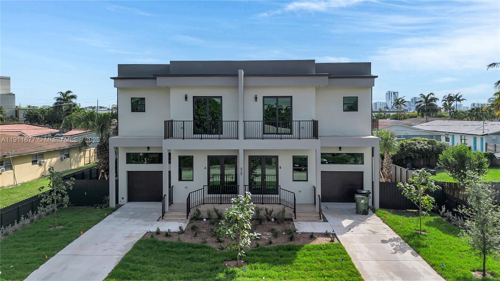 Property Photo:  828 NE 14th St  FL 33304 