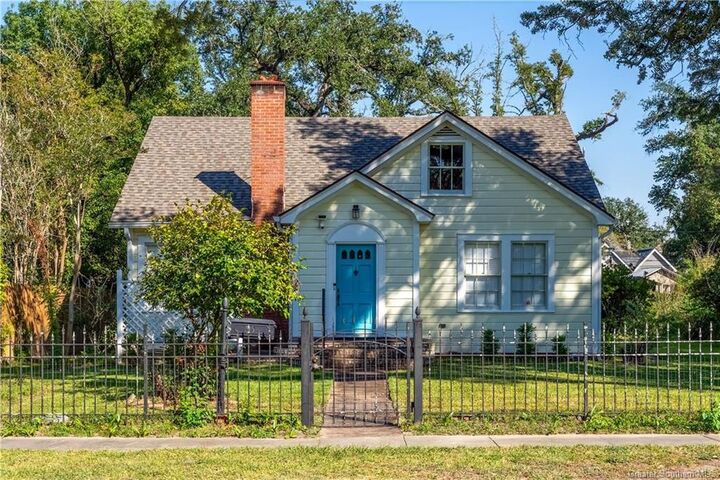 Property Photo:  515 Moss Street  LA 70601 
