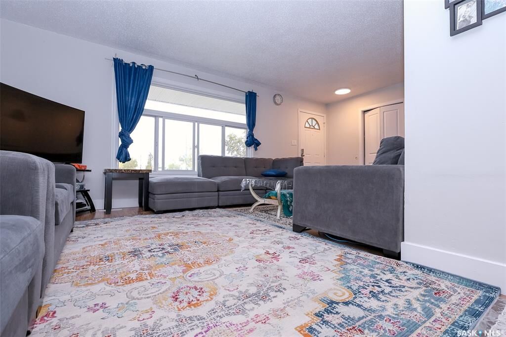 Property Photo: 1614 McKercher Drive SK S7H 5E1