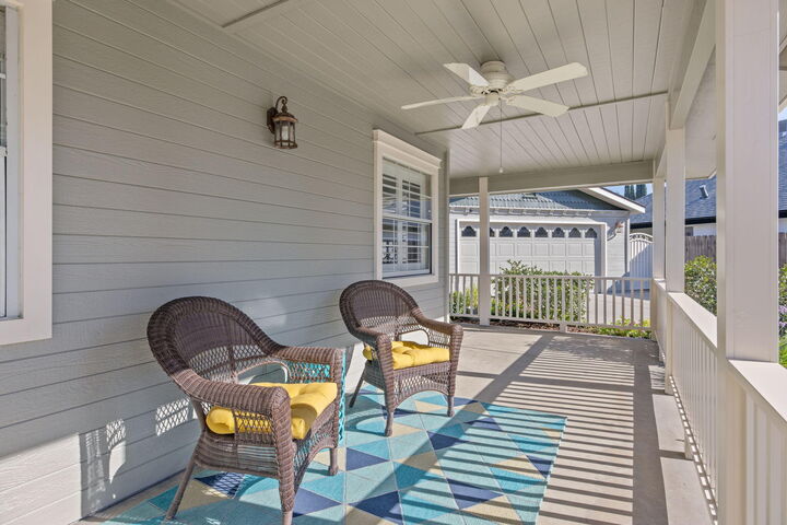 Property Photo: 250 E Chestnut Court CA 93292