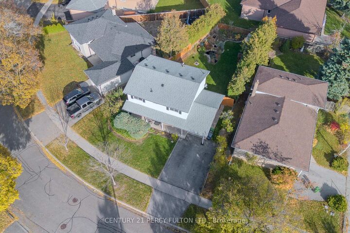 Photo de la propriété:  3 Griselda Crescent  ON M1G 3P5 