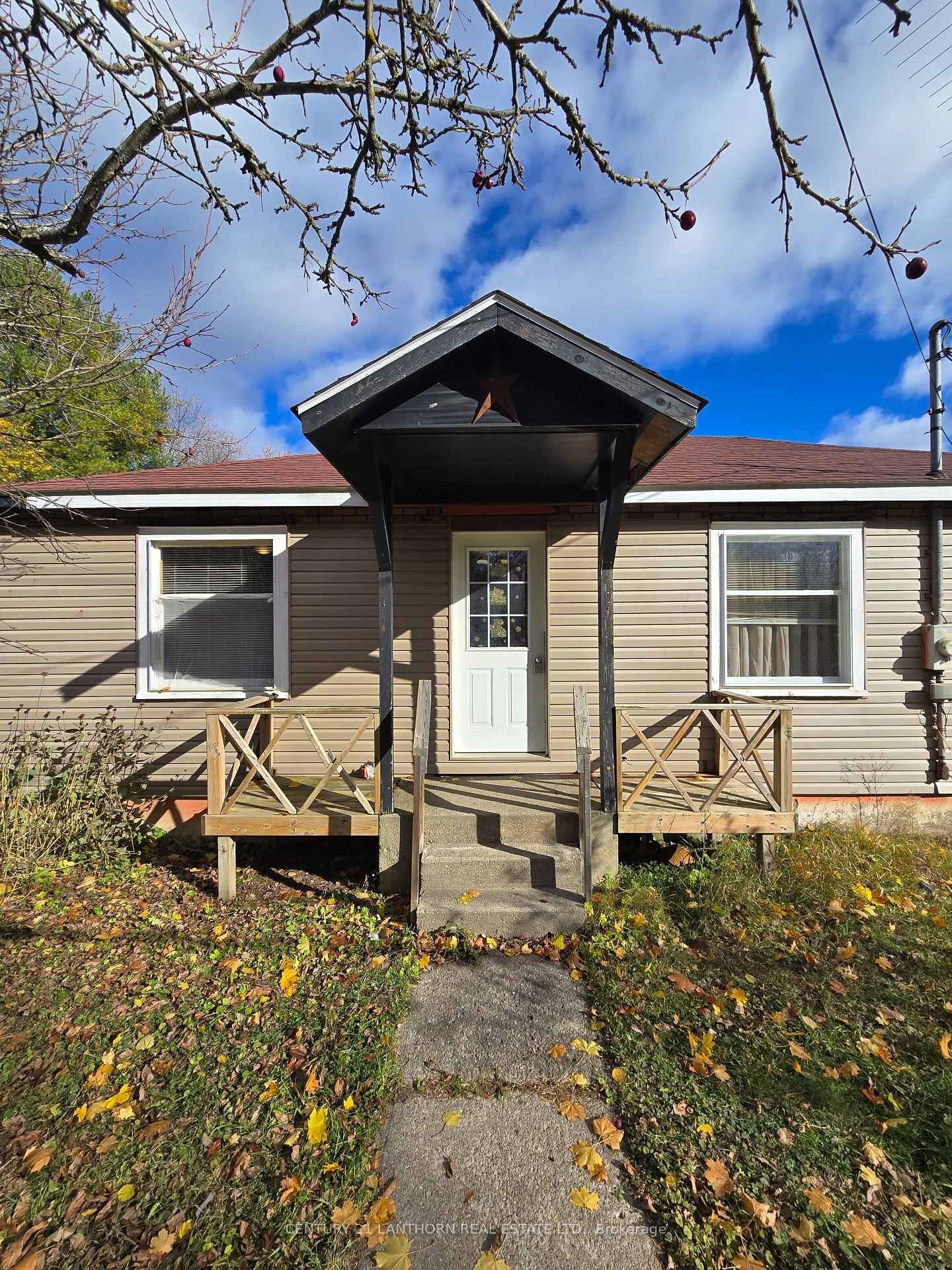 Property Photo: 2436 Henderson Road ON K0H 1B0