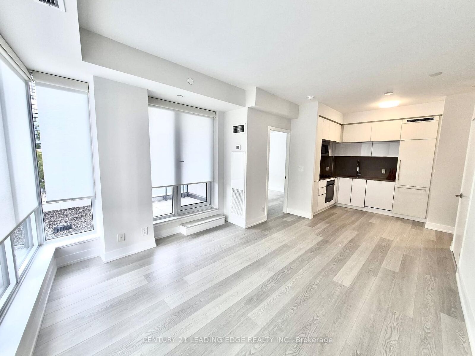 Property Photo:  28 Avondale Avenue 209  ON M2N 0K2 