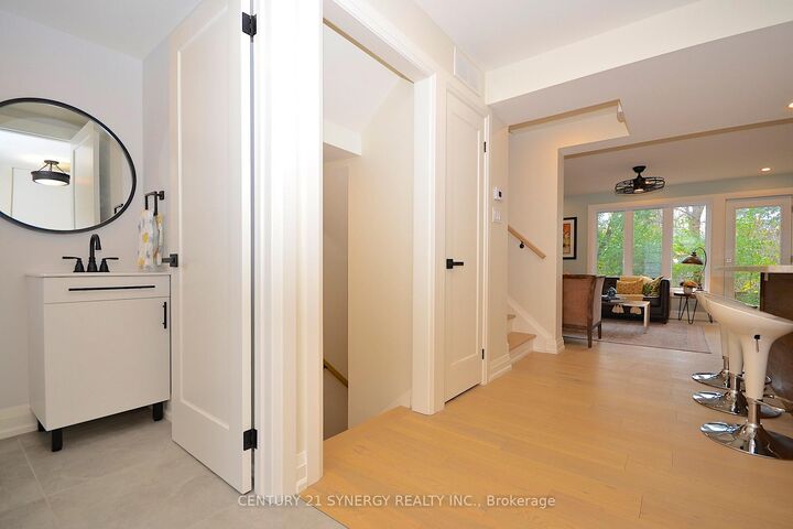 Property Photo:  660 Hochelaga Street 32  ON K1K 2E9 