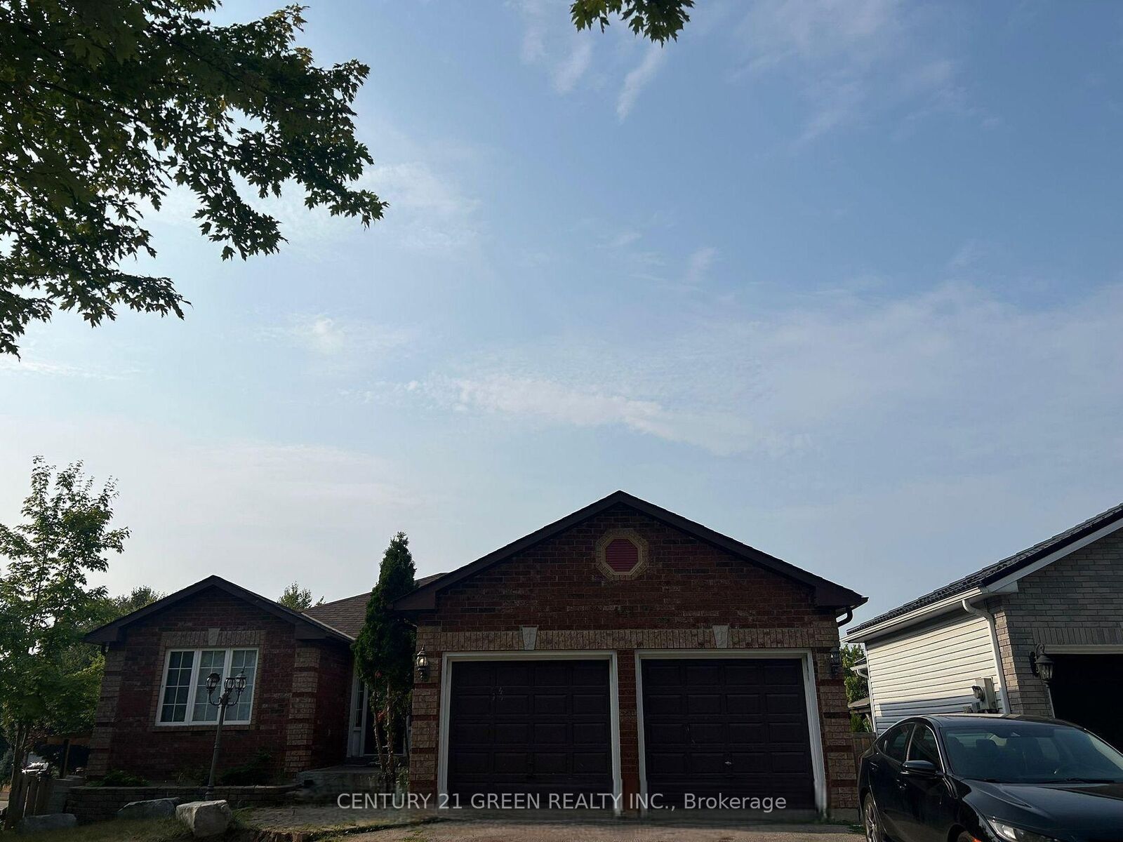 Photo de la propriété:  141 Columbia Road E  ON L4N 8E3 