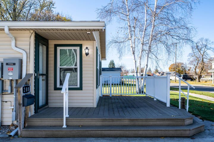 Property Photo: 208 Duncan Avenue MI 49721